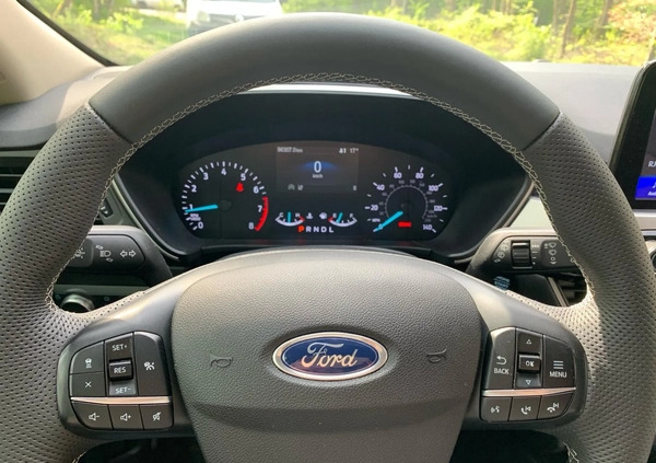 Ford Escape cena 71900 przebieg: 96140, rok produkcji 2020 z Susz małe 154